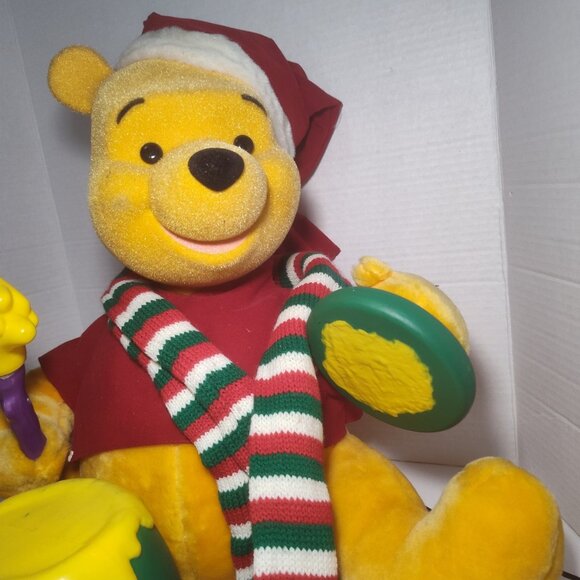 Winnie the Pooh Animated Christmas Motion-ette Hunny pot Figure Disney Telco - Picture 2 of 7